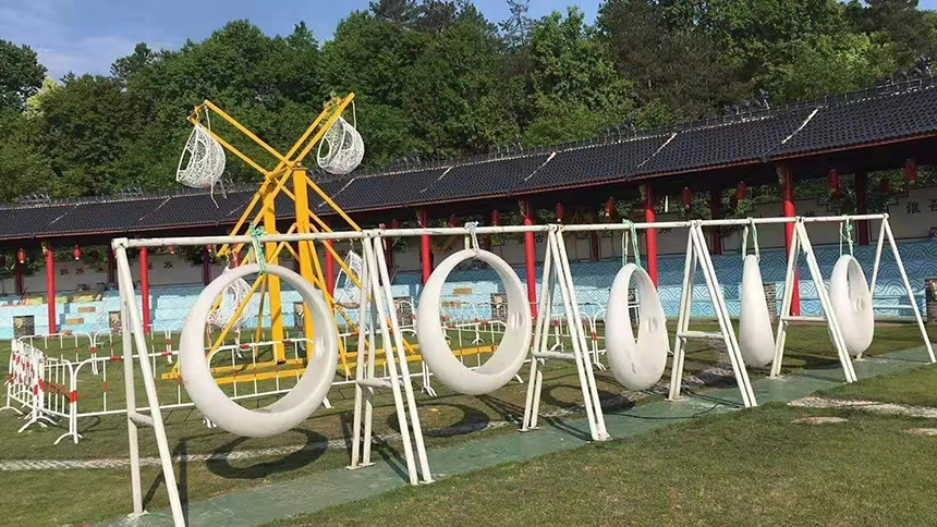 网红发光秋千游乐设备