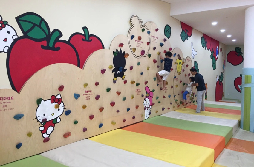 幼儿园攀岩墙设施